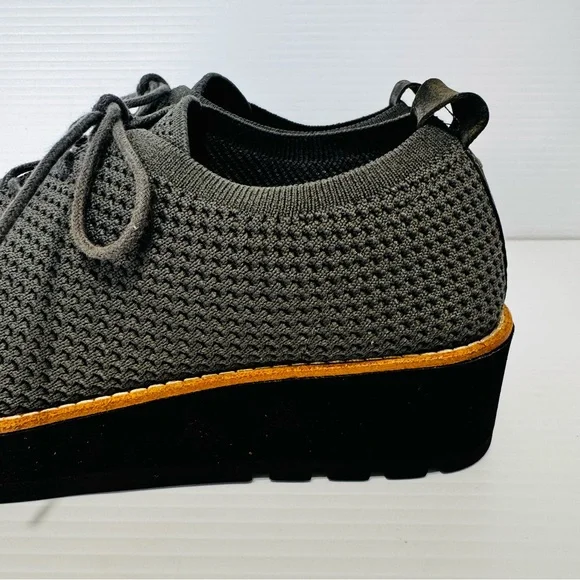 Eileen Fisher Eddy Gray Recycled Stretch Knit Platform
Oxford Size 9 - Picture 4 of 14